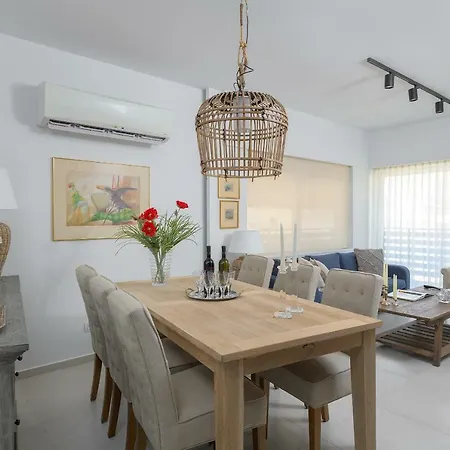 Summer Breeze 2 Apartment *